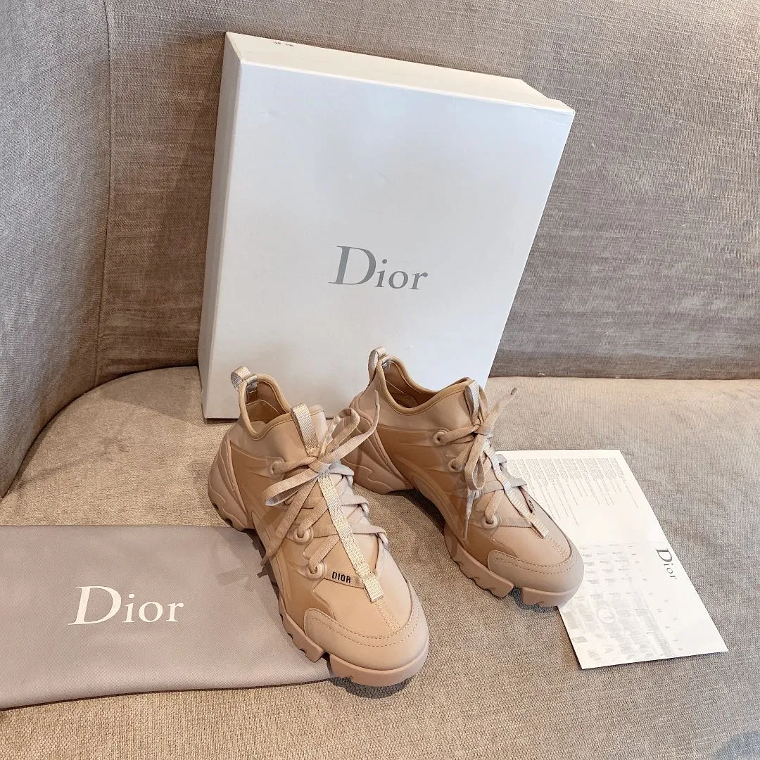 👟👟Ex-factory price 460 👟👟 Women’s Shoes Women’s Clothing DiorDior High-End Version Super Popular Dior Dad Shoes-Crusie “J’DIOR 2020ss The new product created at the first major show of Paris Fashion Week in spring "As long as you buy this noble elegance, it will be yours." The new series is inspired by Dior's chief designer to cleverly combine the webbing on the dress with elegance on the perfect shoe shape. Super classic and good-looking. The original last is the most perfect last shape. Customized original material: imported silk cowhide with soft original customized Lycra surface. The best fabric on the market. 1:1 molded original film combination. The inner cowhide feet are perfect! Sizes 35-41, welcome to compare with the real ones